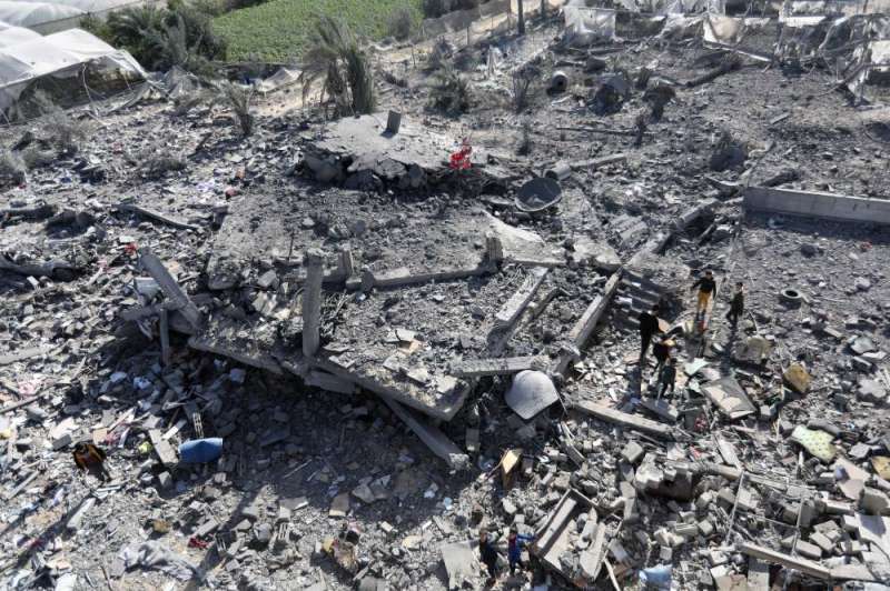 دمار شامل في رفح (أ ف ب)