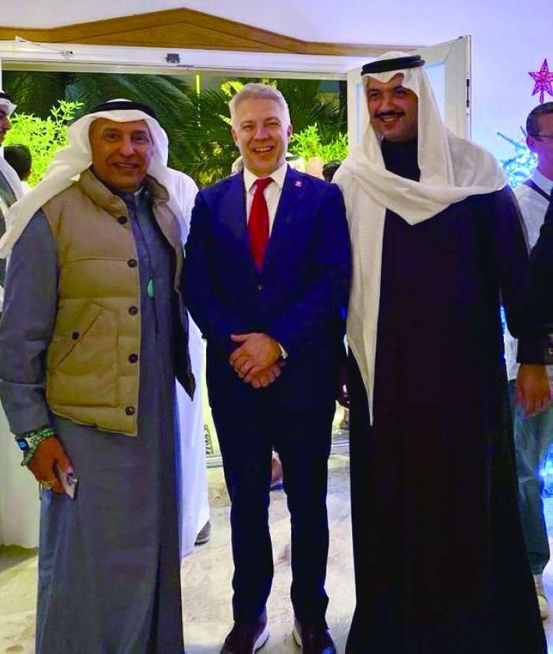 


السفير السويسري والشيخ مبارك العبدالله 