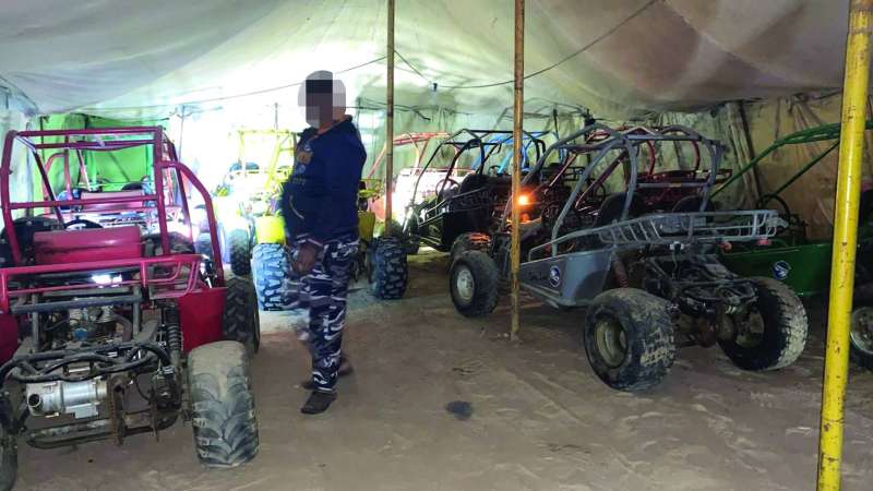 


بقيات تم ضبطها داخل خيمة 