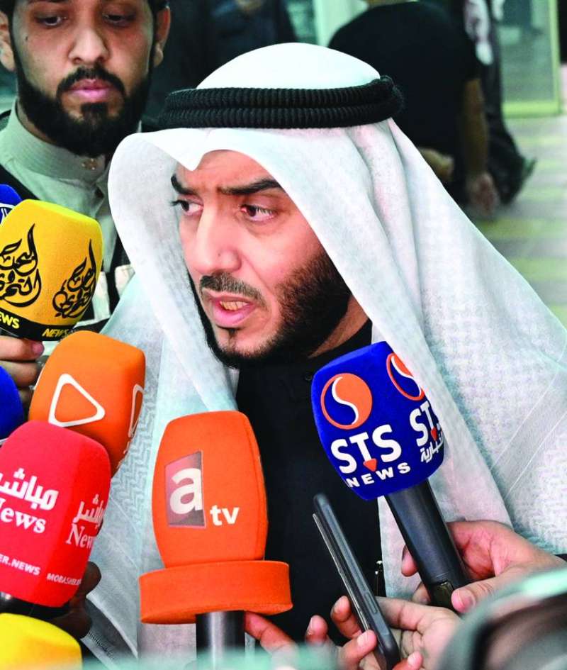 النائب الهاجري يدلي بتصريحه