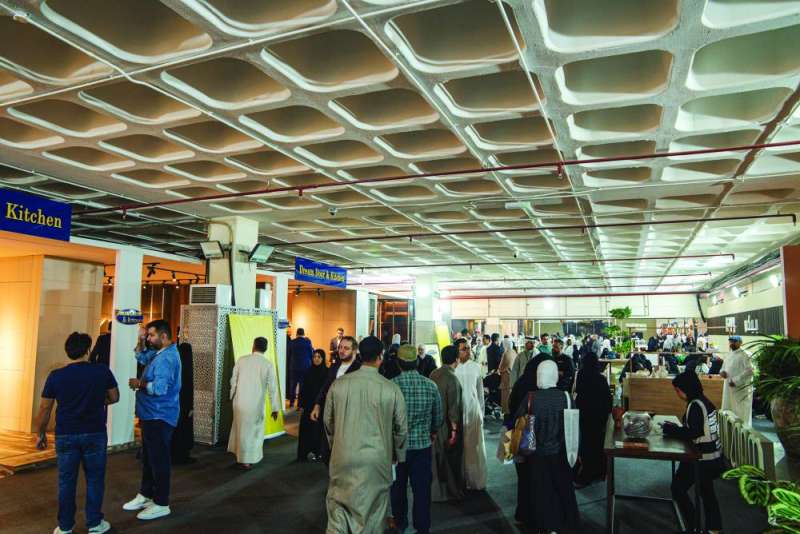 


حشود كبيرة من الجماهير زاروا المعرض 