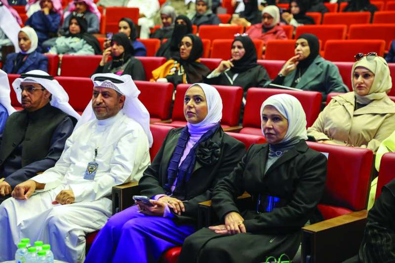 


جانب من الاجتماع التنسيقي بين رؤساء لجان امتحانات الثاني عشر 