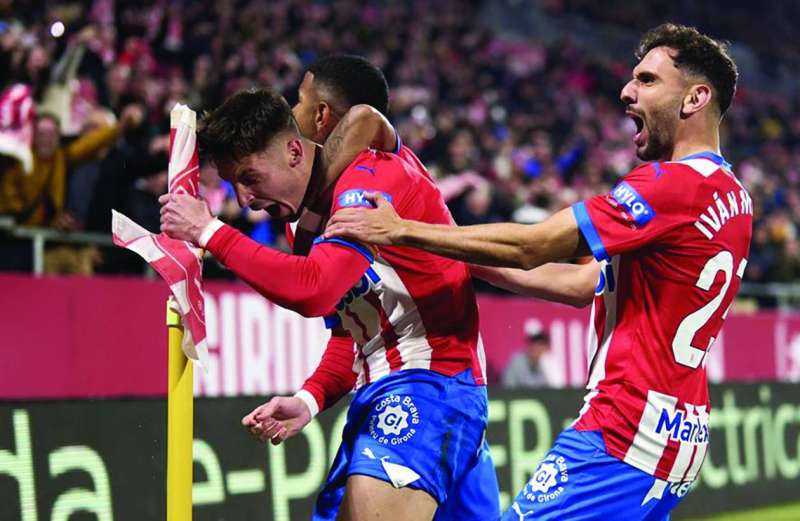 إيفان مارتن محتفلاً بهدفه في مرمى أتلتيكو مدريد 