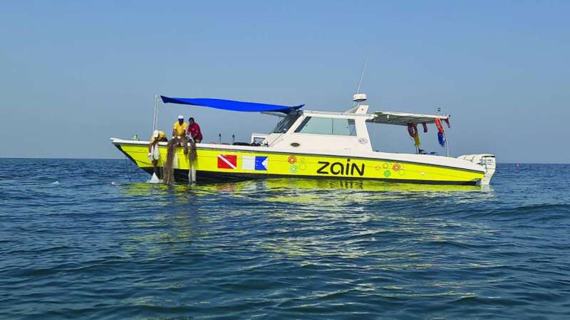 رفع شباك الصيد التالفة 