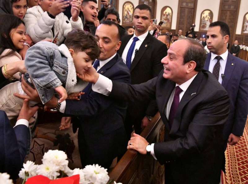  السيسي‭ ‬خلال زيارة‭ ‬كاتدرائية‭ ‬ميلاد‭ ‬المسيح في العاصمة الإدارية الجديدة (رويترز)‭ 