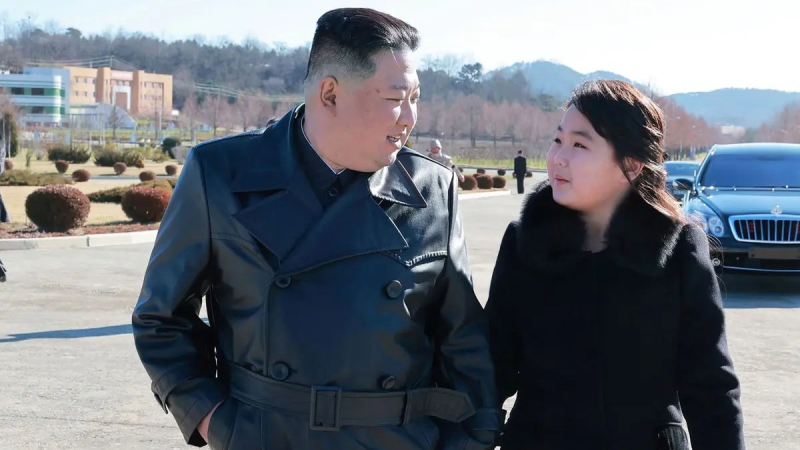 كيم جونغ أون وابنته جو-آي