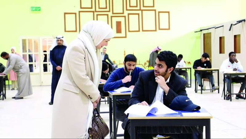 حوار بين المطوع وأحد الطلاب في لجنة اختبار