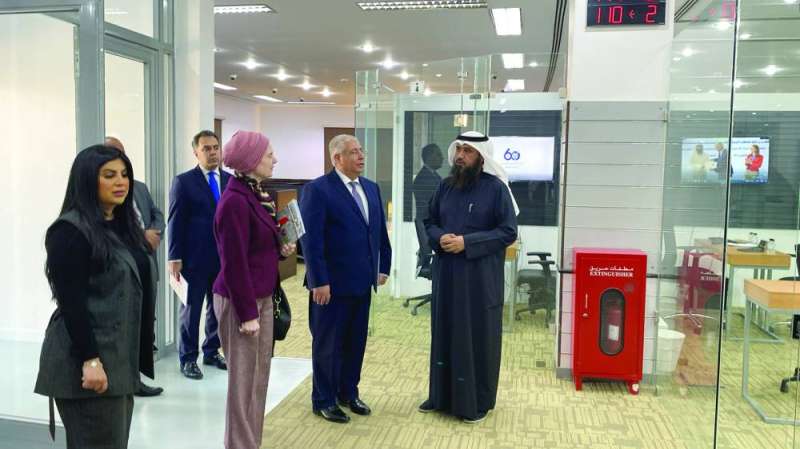 جولة الوفد المصري في مقر جمعية المهندسين