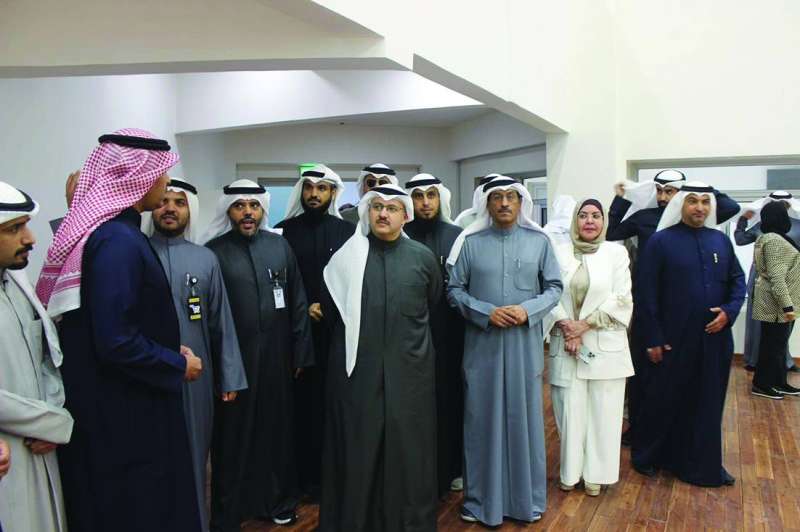 


جولة في مرافق النادي عقب افتتاحه 