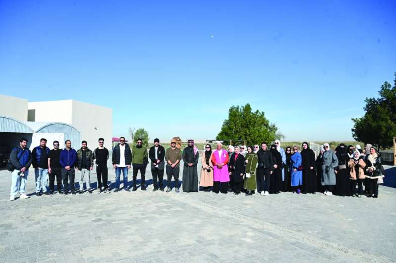 وفد وزارة التربية خلال زيارة محمية الجهراء