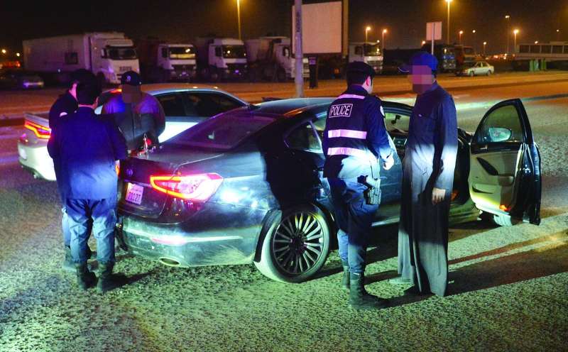 


تفتيش مركبة 