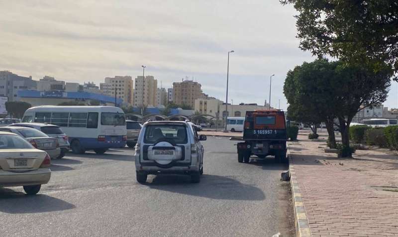 وقوف مخالف وعشوائي للسيارات