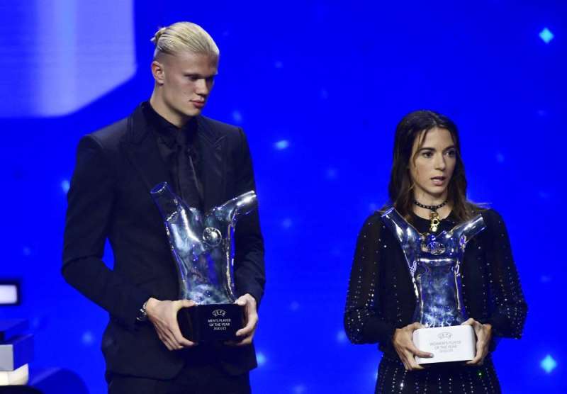 هالاند وبونماتي فازا العام الماضي بـ«الأفضل في أوروبا» 