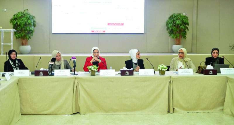 عدد من المتحدثات خلال الحلقة النقاشية