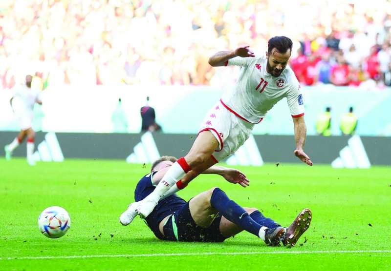 الخنيسي خلال تعرضه للإصابة