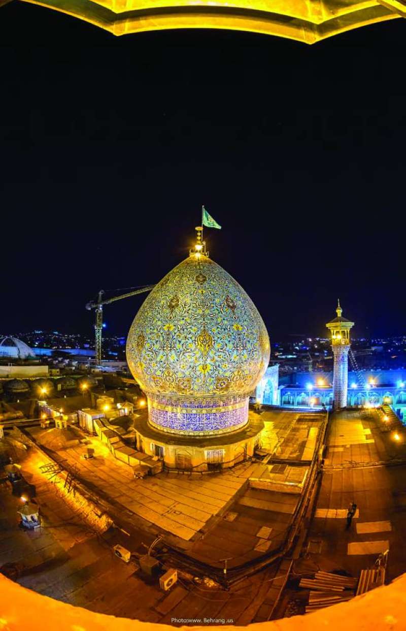 


شاه جراغ... قبر الشهيد أحمد بن موسى الكاظم 