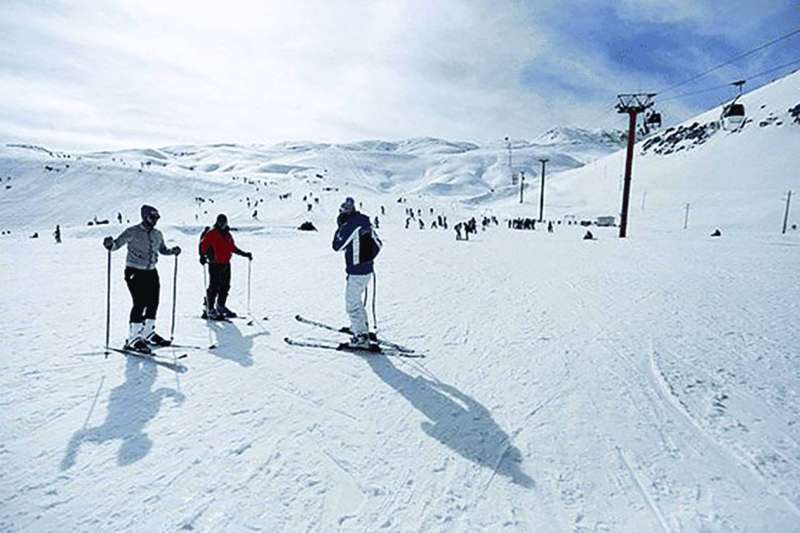 


منتجع سيبيدان للتزلج والجندول على بعد 100 كيلومتر من شيراز 