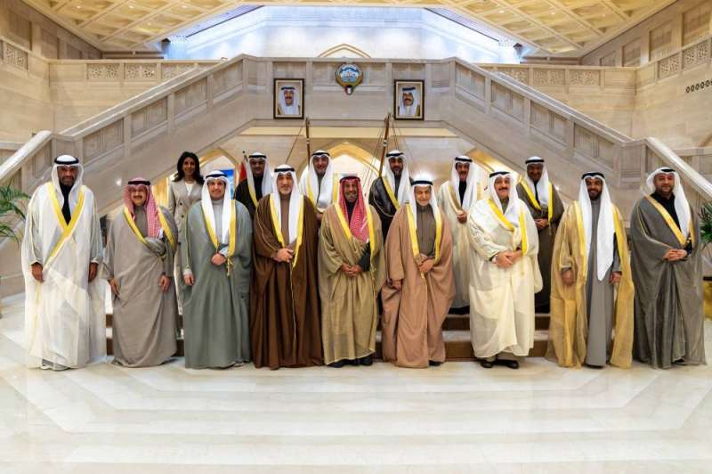 لقطة جماعية لرئيس وأعضاء الحكومة الجديدة