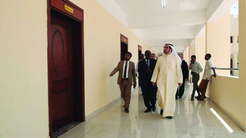 الصميط متفقداً معهد الوسطية في جيبوتي