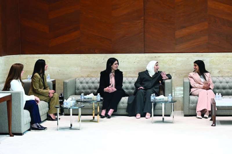 حديث يجمع المشعان مع عضوات المجلس البلدي