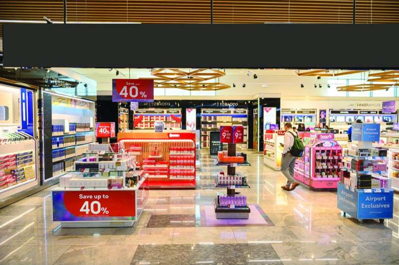 


جانب من خدمات البيع في «T5» 