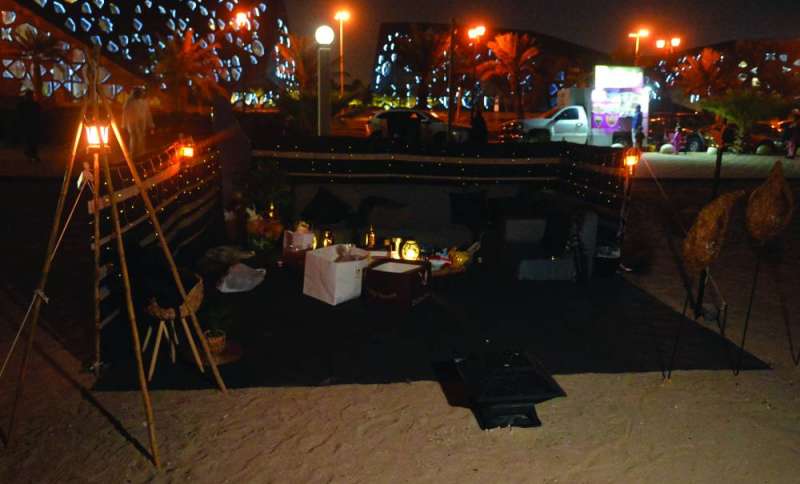 


جلسات مخالفة على الشاطئ 