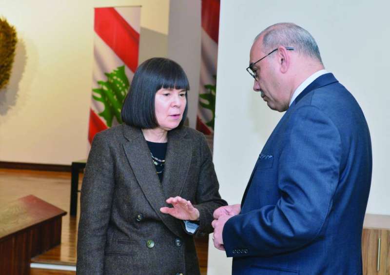  حديث بين السفيرين العراقي والأميركية