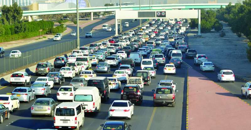 كثافة مرورية وانسيابية في الحركة	 (تصوير سعود سالم) 