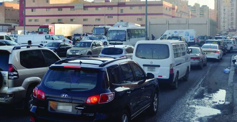 محيط المدارس شهد زحمة 