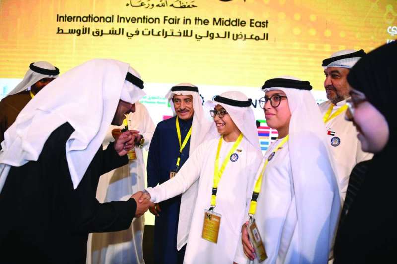 


الخرافي مرحّباً بأصغر المشاركين 