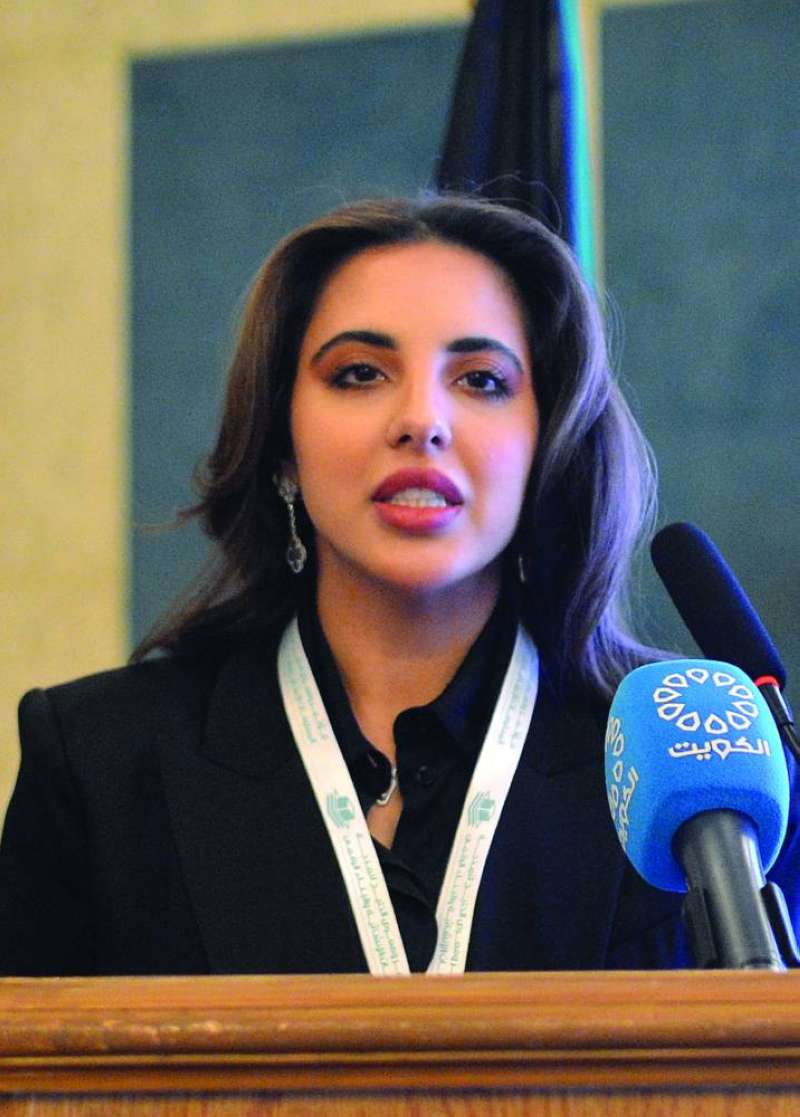 


منال العدواني 