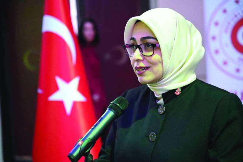 سونمز تلقي كلمتها 