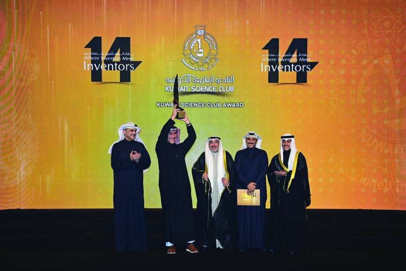 تكريم الصايغ والجويهل بحضور أمين عام النادي العلمي 