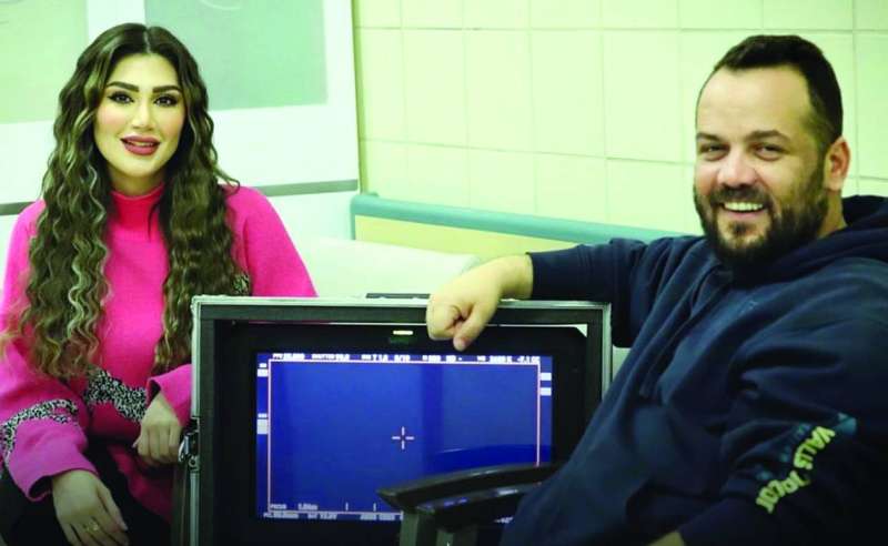 


سائد الهواري وشبنم خان في كواليس التصوير 