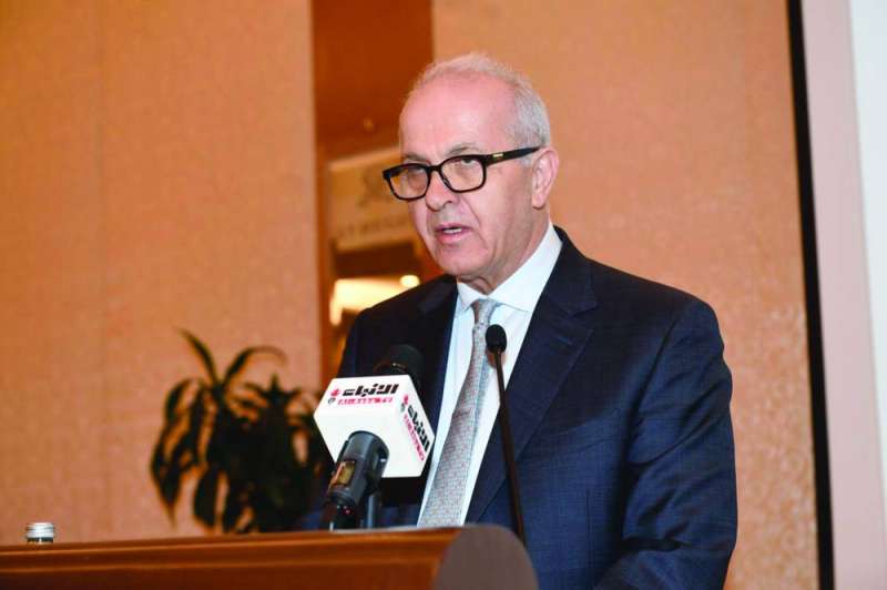  جوزيف اسطفان ملقيا كلمته