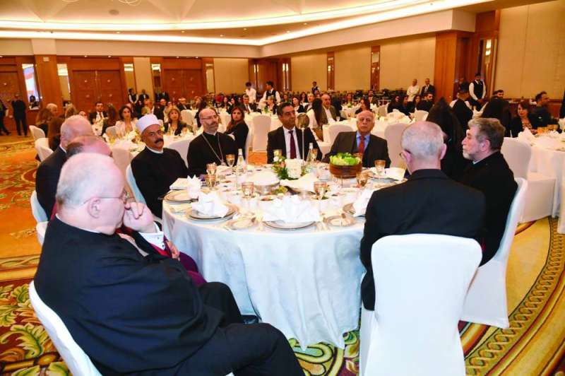 


عدد من كبار الشخصيات المشاركة في الحفل 