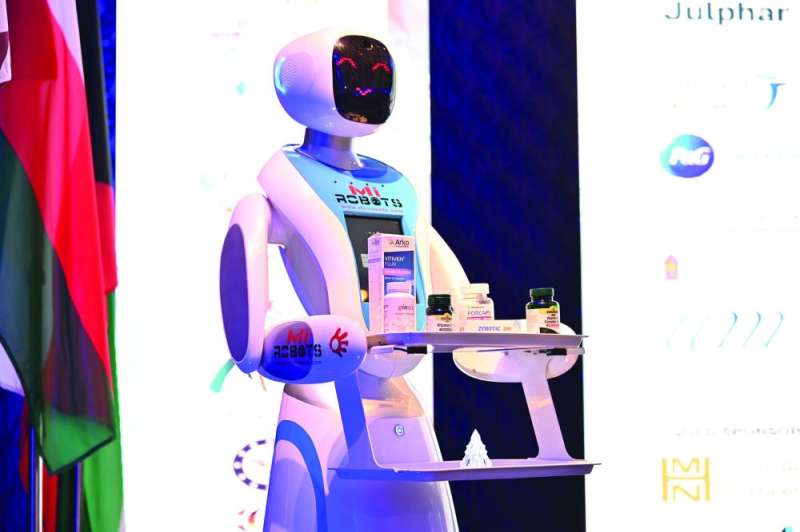 روبوت في المعرض المصاحب للمؤتمر 