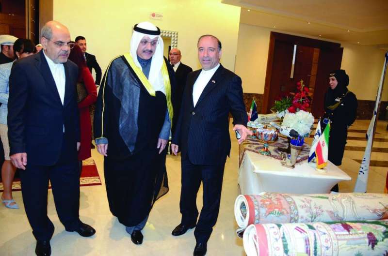 السفير حيات في جولة على المعرض الإيراني برفقة السفير توتونجي ومحمد أرشدي