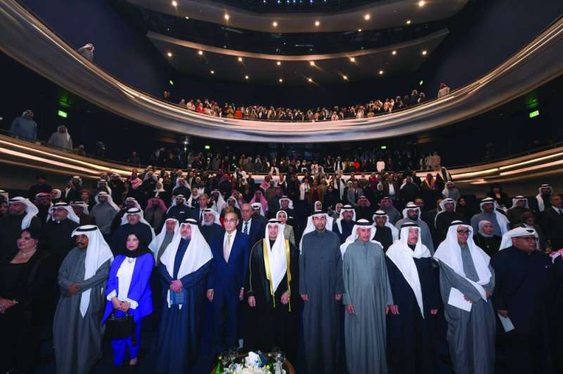 


عبدالرحمن المطيري وقيادات المجلس الوطني في مقدم الحضور 