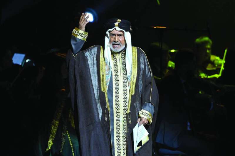 


جاسم النبهان خلال عرض «صدى الشعراء» 