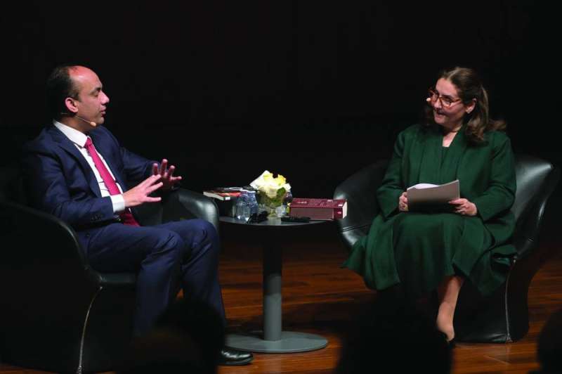 


من الأمسية الثقافية 