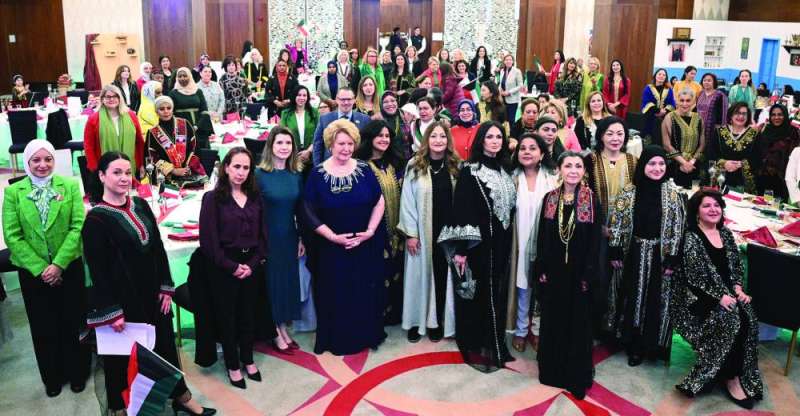 


 حضور نسائي كبير  