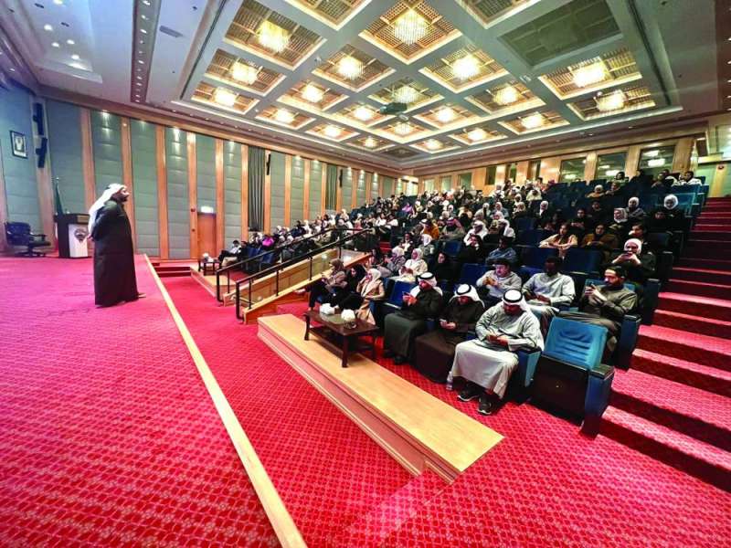 


معرفي خلال لقائه مع موظفي الجهاز المركزي لتكنولوجيا المعلومات 