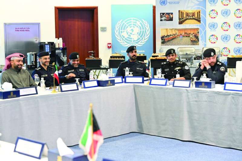 جانب من الضباط المشاركين في الدورة