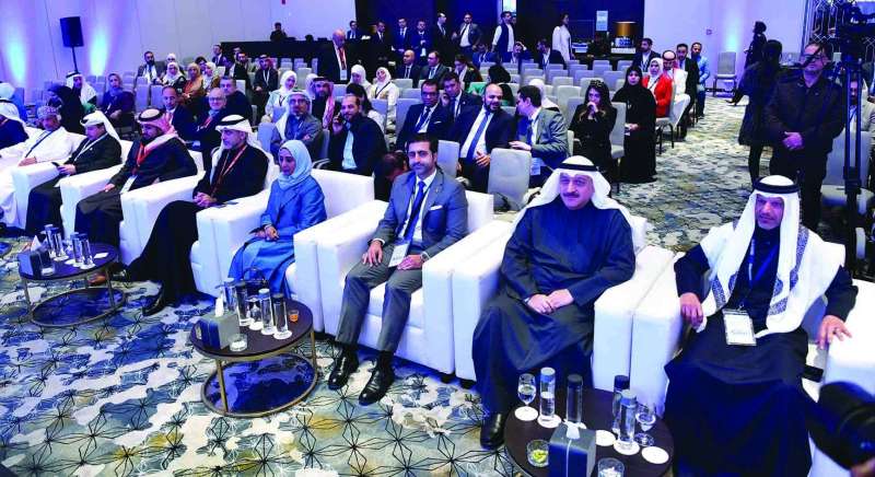 وزير الصحة وأحمد الفودري في مقدمة الحضور