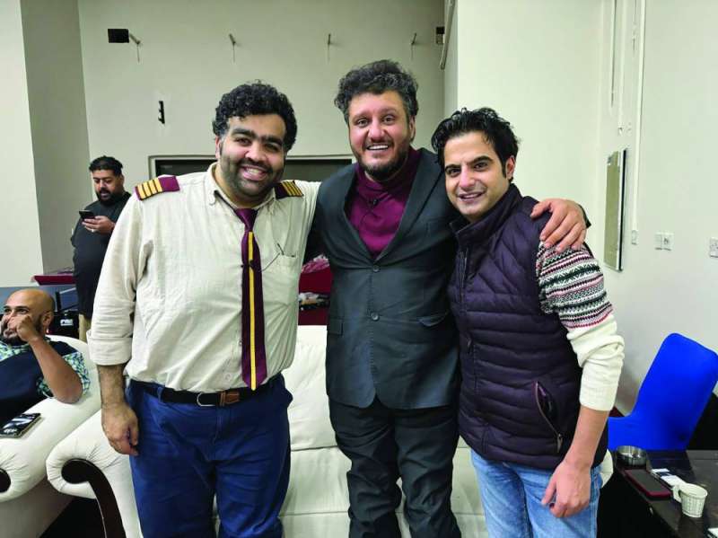 


الزميل حمود العنزي مع الخضر والنصار 