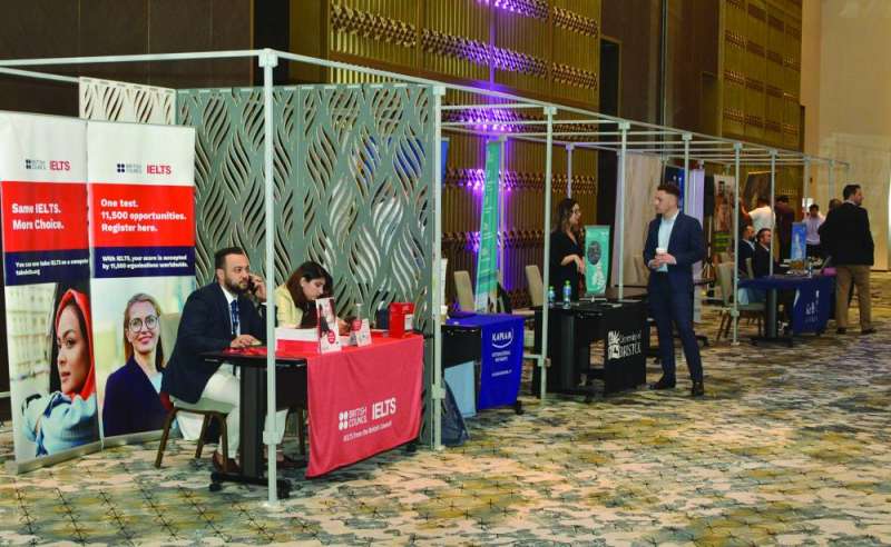 جانب من أجنحة الجامعات في المعرض 	(تصوير سعود سالم) 