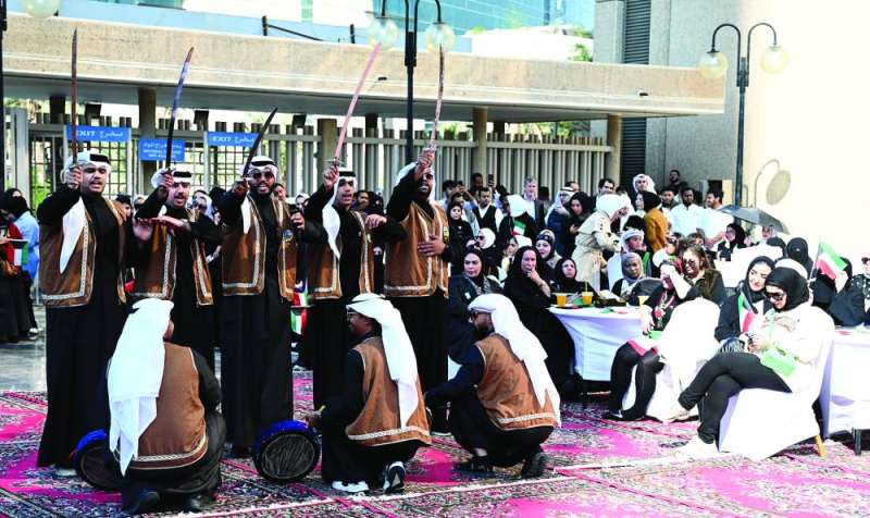 رقصة العرضة التراثية 