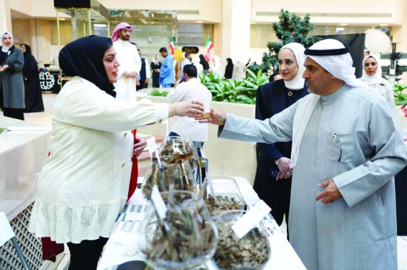 وزير الكهرباء خلال الاحتفالية 