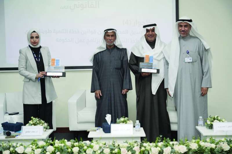 


تكريم المحاضرين 